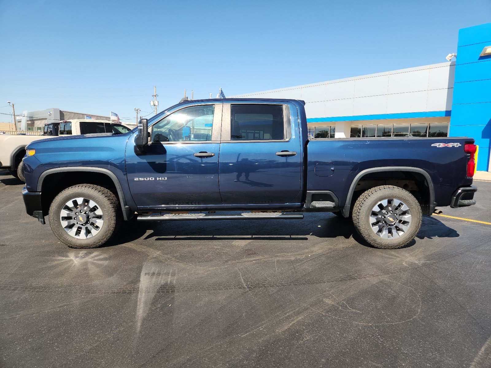 Used 2021 Chevrolet Silverado 2500 Custom w/ Custom Value Package AWD/4WD image 2
