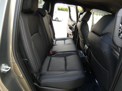 Used 2025 Toyota Tacoma TRD Off-Road image 41