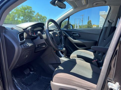 Used 2020 Chevrolet Trax LS w/ Tint and Cruise Package FWD image 16