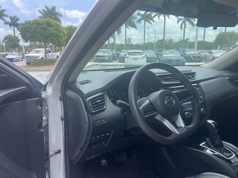 Used 2020 Nissan Rogue SV AWD/4WD image 19