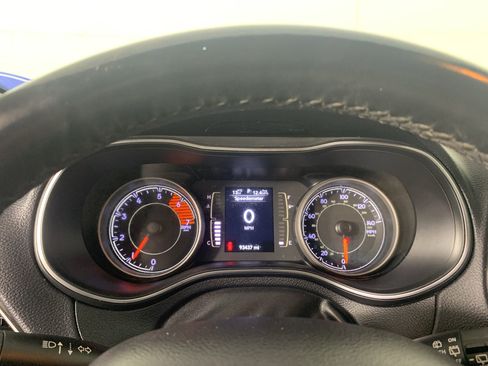 Used 2019 Jeep Cherokee Latitude Plus AWD/4WD image 22