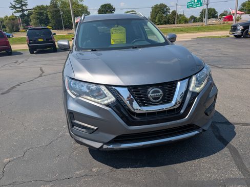 Used 2018 Nissan Rogue SV AWD/4WD image 3