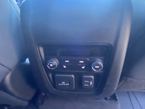 Used 2024 Buick Enclave Premium image 34