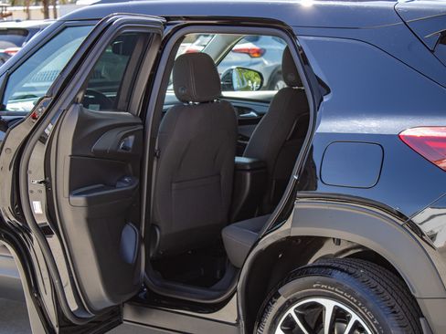 Used 2025 Chevrolet TrailBlazer LT w/ Convenience Package AWD/4WD image 13