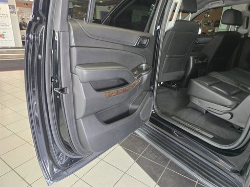 Used 2020 Chevrolet Suburban LT image 10