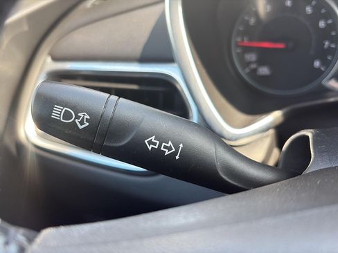 Used 2019 Chevrolet Equinox LT AWD/4WD image 23