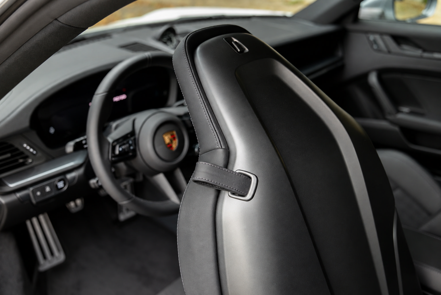 Used 2025 Porsche 911 Carrera RWD image 44