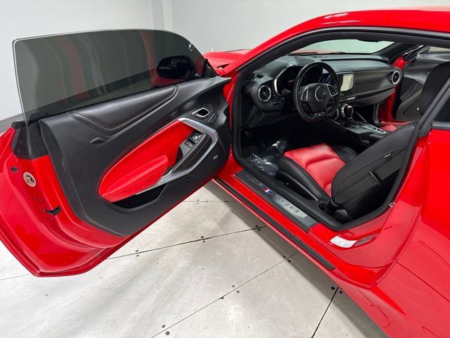 Used 2022 Chevrolet Camaro SS RWD image 8
