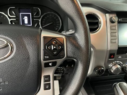 Used 2018 Toyota Tundra SR5 AWD/4WD image 31