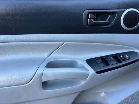 Used 2014 Toyota Tacoma 4x4 Double Cab image 12