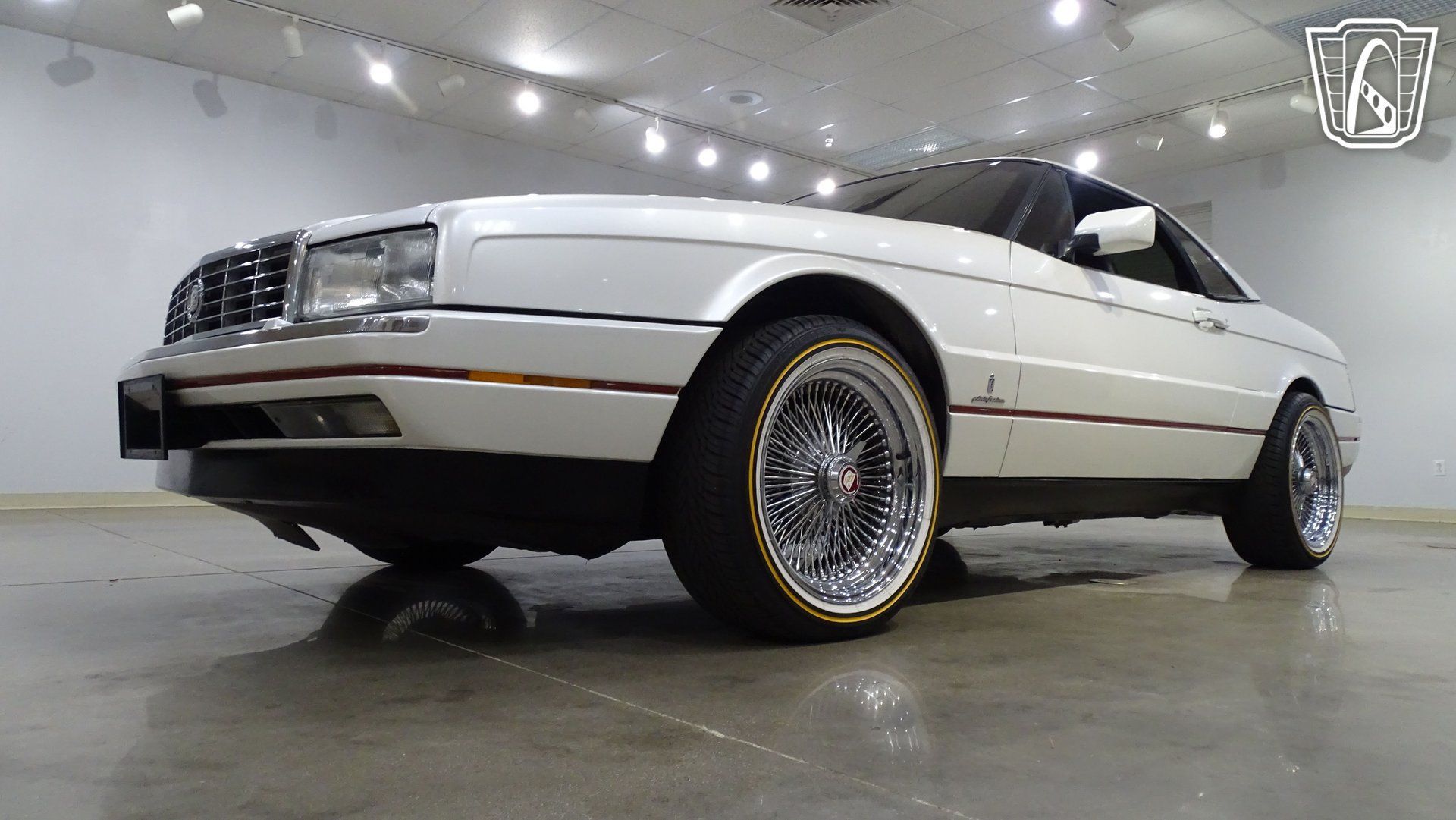 Used 1991 Cadillac Allante FWD image 4