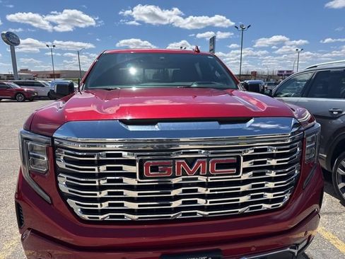 Used 2024 GMC Sierra 1500 Denali w/ Denali Reserve Package AWD/4WD image 4