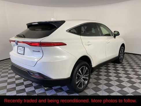 Used 2021 Toyota Venza LE AWD/4WD image 8