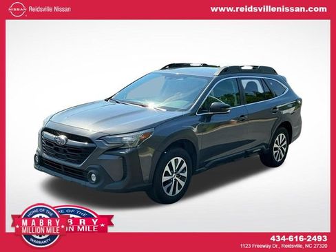Used 2023 Subaru Outback Premium AWD/4WD image 1
