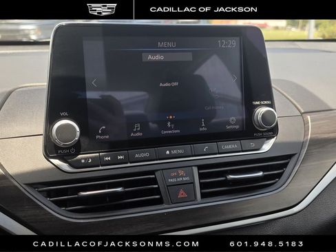 Used 2025 Nissan Altima 2.5 SV FWD image 11