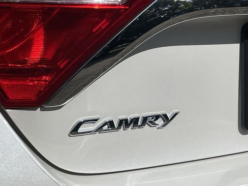 Used 2015 Toyota Camry XLE w/ Moonroof Package FWD image 36
