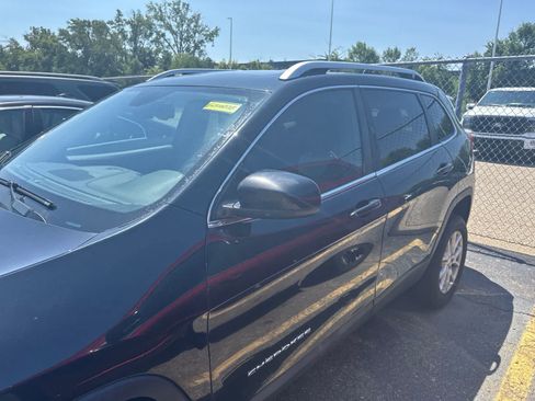 Used 2014 Jeep Cherokee Latitude w/ Comfort/Convenience Group AWD/4WD image 20