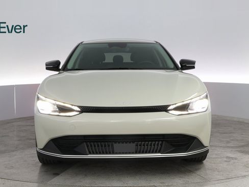 Used 2024 Kia EV6 Light image 3