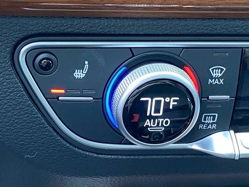 Used 2023 Audi Q5 2.0T Premium w/ Convenience Package image 19