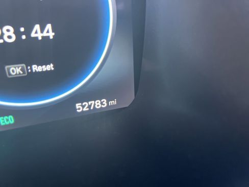 Used 2023 Hyundai Santa Fe Limited w/ Cargo Package image 7