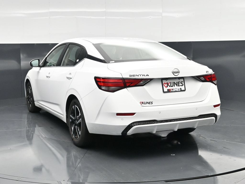 Used 2024 Nissan Sentra SV FWD image 10