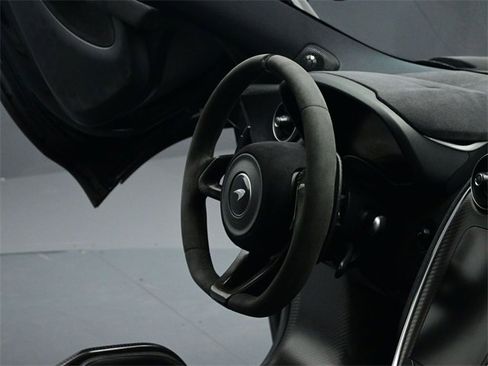 Used 2020 McLaren 600LT Spider image 23