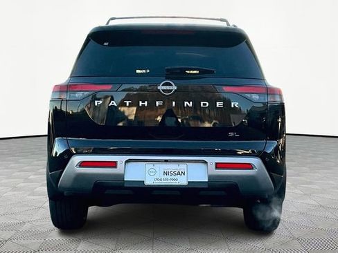 New 2025 Nissan Pathfinder SL image 4
