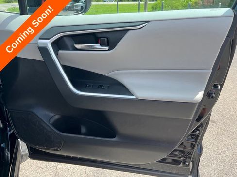Used 2022 Toyota RAV4 XLE AWD/4WD image 34