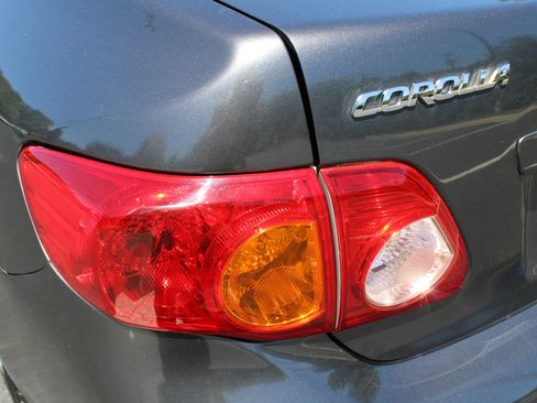 Used 2010 Toyota Corolla LE image 22