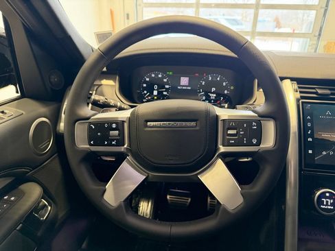 New 2026 Land Rover Discovery Limited Edition AWD/4WD image 19