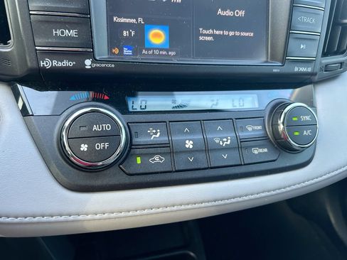 Used 2018 Toyota RAV4 XLE FWD image 24