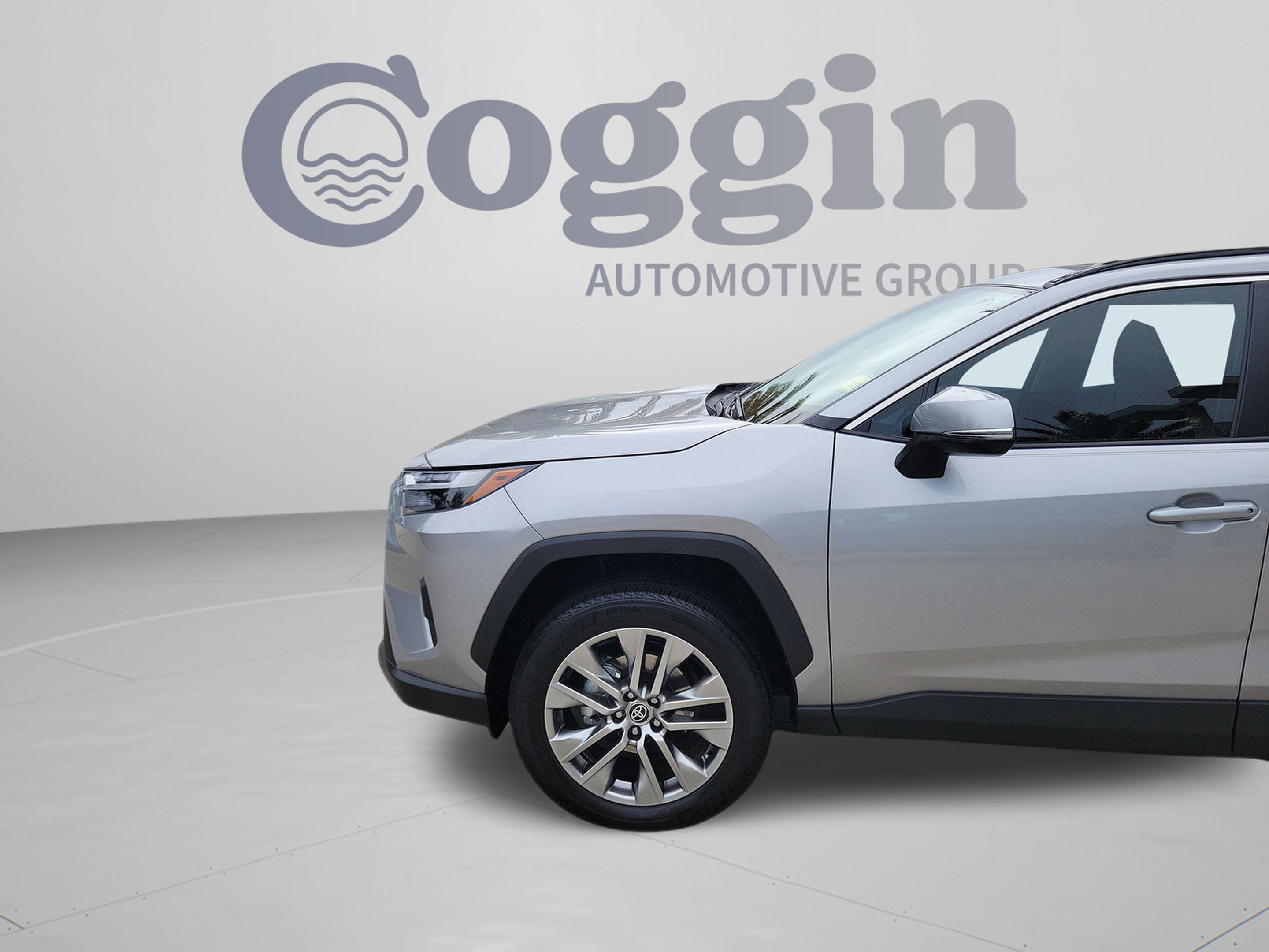 Used 2022 Toyota RAV4 XLE Premium FWD image 35