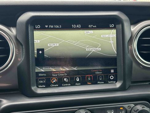 Used 2020 Jeep Gladiator Overland AWD/4WD image 32