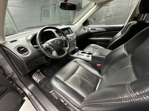 Used 2019 Nissan Pathfinder SL AWD/4WD image 17