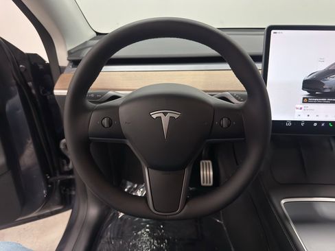 Used 2023 Tesla Model Y Performance image 15