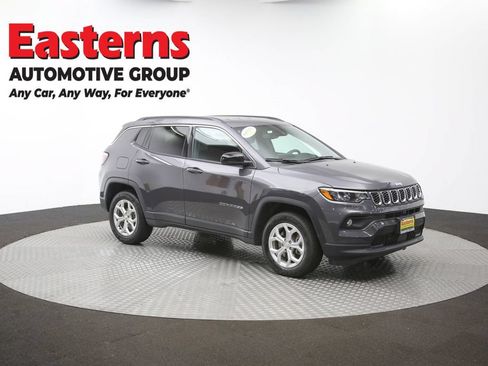 Used 2024 Jeep Compass Latitude AWD/4WD image 43