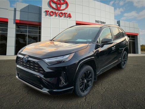 Used 2023 Toyota RAV4 SE w/ Convenience Package image 7