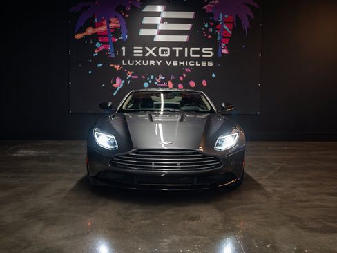 Used 2017 Aston Martin DB11 V12 RWD image 3