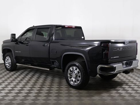 Used 2023 Chevrolet Silverado 3500 LT w/ Convenience Package image 8