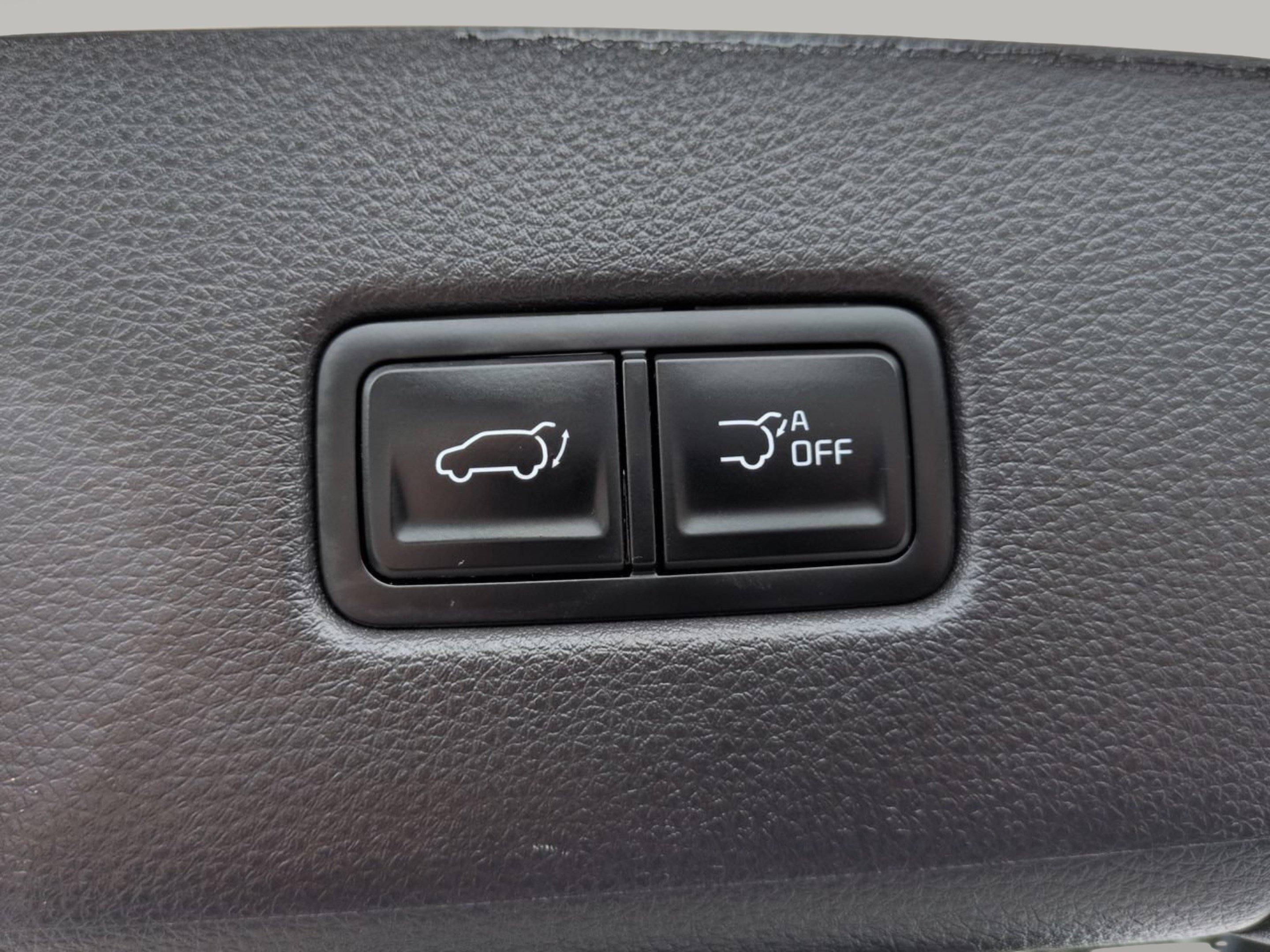 Certified 2023 Kia Carnival EX FWD image 18