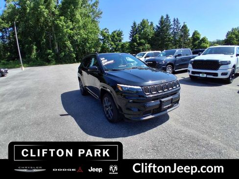 Certified 2025 Jeep Compass Limited w/ Driver Assist Group I AWD/4WD image 3