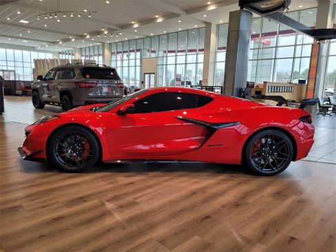 Used 2024 Chevrolet Corvette Z06 image 3