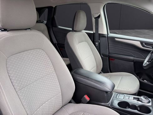 Used 2022 Ford Escape SE w/ Convenience Package FWD image 14