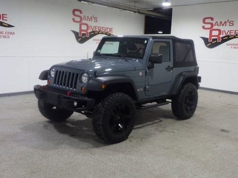 Used 2013 Jeep Wrangler Rubicon image 1