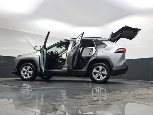 Used 2019 Toyota RAV4 XLE w/ Convenience Package AWD/4WD image 40