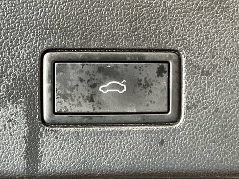 Used 2024 Volkswagen Atlas Cross Sport SE FWD image 6