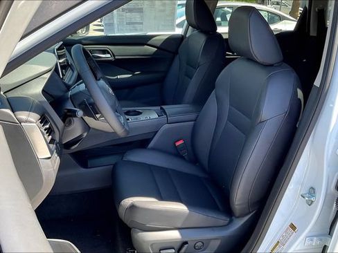 New 2026 Nissan Rogue SV w/ SV Premium Package FWD image 7