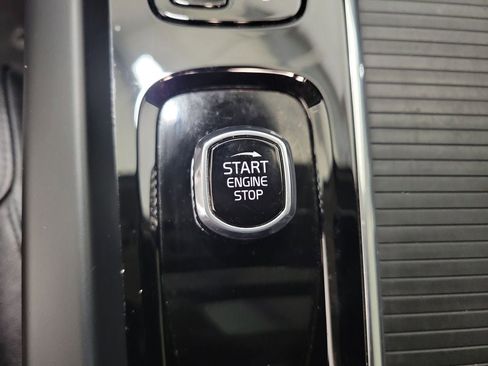 Certified 2024 Volvo S60 B5 Core image 31