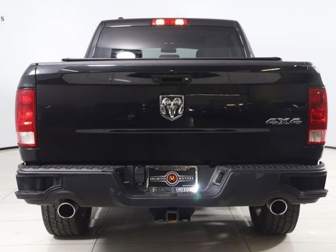 Used 2018 RAM 1500 Express AWD/4WD image 38
