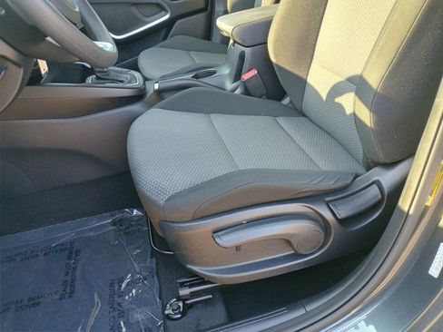 Used 2022 Kia Soul LX w/ Technology Package image 12